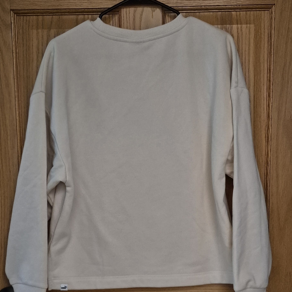 Puma Women's Medium Cream Patch Logo Crewneck Sweatshirt NWT - Picture 5 of 7